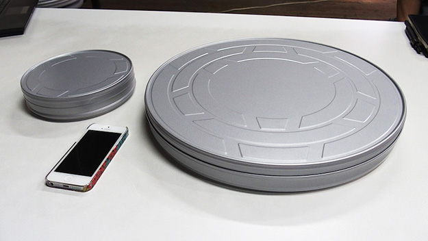 映画のフィルム缶 Amazon｜足柄製作所 映画用フィルム缶 16mm 200ft 内径126mm 角