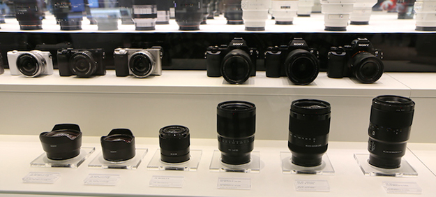 P_02_sonyNewLens