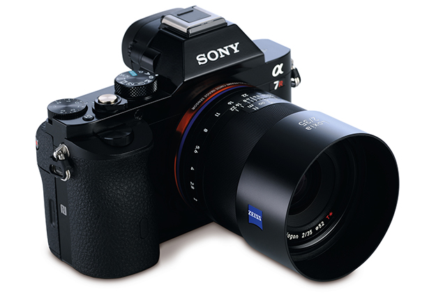 カールツァイス、35mmフルサイズEマウント対応のマニュアルフォーカス