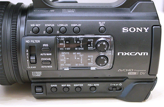 ソニー、NXCAMカムコーダー「HXR-NX100」を発売。3連マニュアル