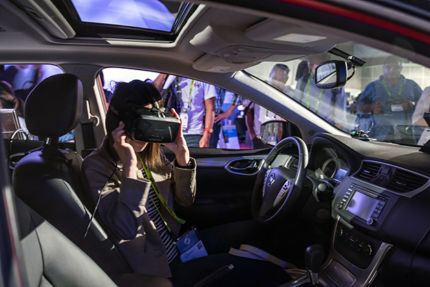 siggraph2015_05_car-hmd