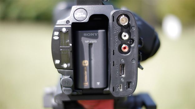 HXR-NX100 SONY〜NXシリーズに登場した質実剛健なモデル