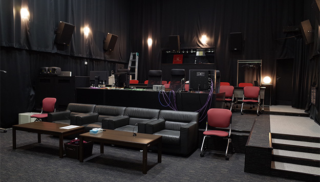 EIZO_01_PE_RED_studio_2