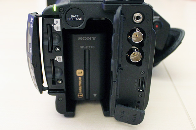 SONY ソニー NXCAM HXR-NX5R カムコーダー 業務用 #1198 Amazon | SONY ソニー NXCAMカムコーダー HXR-NX5R ビデオカメラ