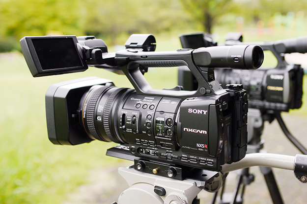 ビデオカメラ SONY HXR-NX5R Sony Unveils the HXR-NX5R Camcorder Aimed at Live Streaming
