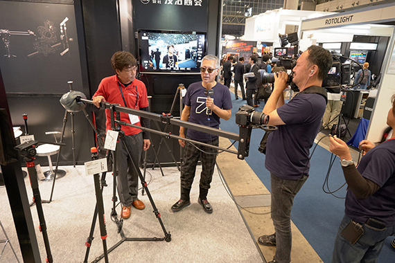 interbee2016_arukikata_02_raitank_02