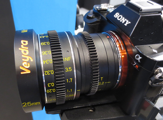 interbee2016_arukikata_02_tsuchimochi_veydra