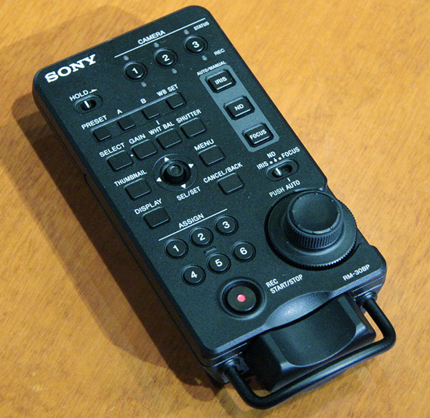 【段々値下】高機能ビデオスイッチャーSONY MCX-500 新品同様　元箱付 Amazon.com: Sony MCX-500 4-Input Global Production Streaming