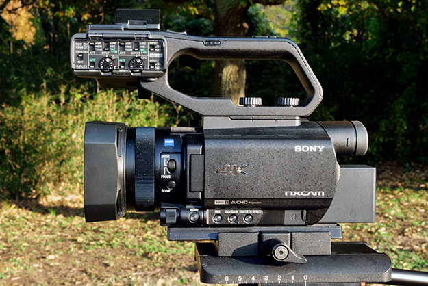 最新オートフォーカスと4K HDR記録に対応「Sony HXR-NX80