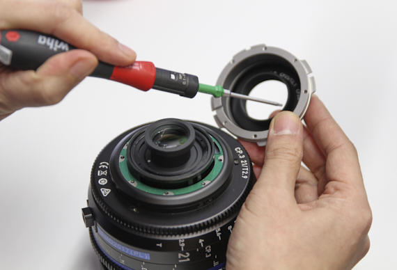 新世紀シネマレンズ漂流：最新単焦点レンズ編]Vol.01 カールツァイスに