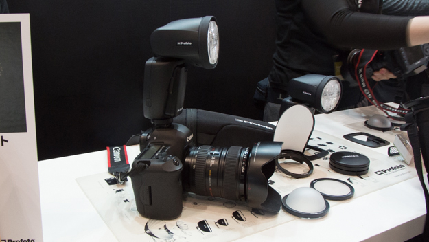 スタジオフラッシュ　カメラ　写真　撮影　プロカメラマン　プロ thumbnail_s.jpg