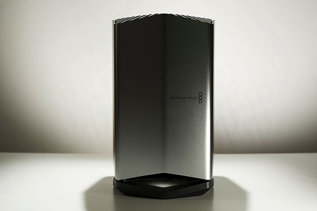 Blackmagic eGPU Radeon Pro 580 Mac外付けグラボ Radeon Pro 580搭載のMac向け外付けGPU「Blackmagic eGPU」 - PC