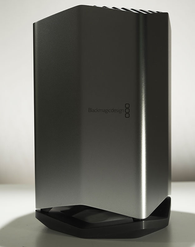 Blackmagic Design Radeon Pro 580 外部GPU Blackmagic Design、Radeon Pro 580やUSBハブを搭載した