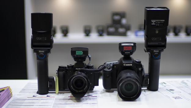 CP+2019]ニッシンジャパンブース：マシンガンストロボの後継機種が2