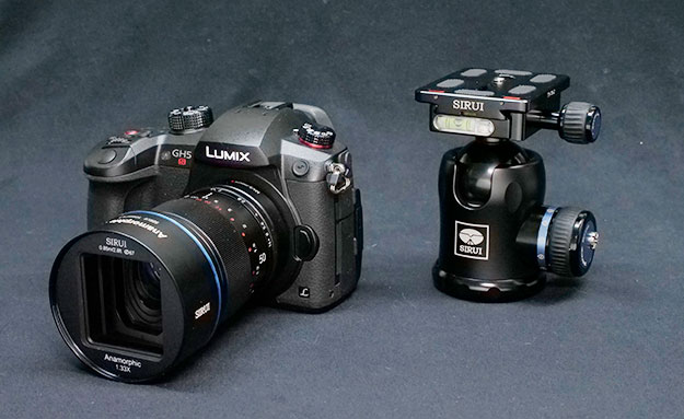 SIRUI アナモフィックレンズ 50mm マイクロフォーサーズ　F1.8 SIRUI 50mm F1.8 1.33X アナモルフィックレンズ SR-MEK7M-JP