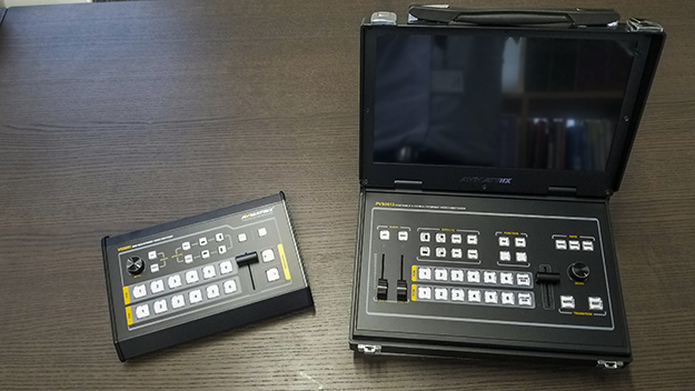 13.3インチディスプレイ一体型マルチスイッチャー「PVS0613」を現場で