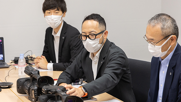 XF605インタビュー説明写真