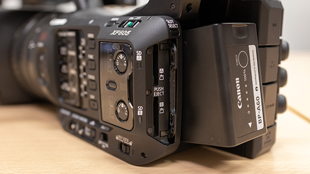 XF605インタビュー説明写真