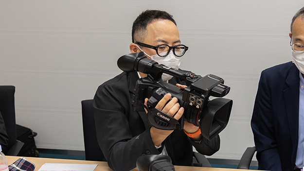 XF605インタビュー説明写真