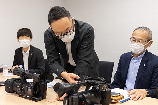 XF605インタビュー説明写真