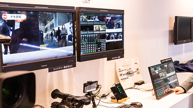 ソニー：VENICE 2を展示説明写真