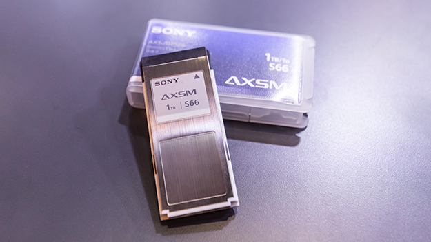 ソニー：VENICE 2を展示説明写真