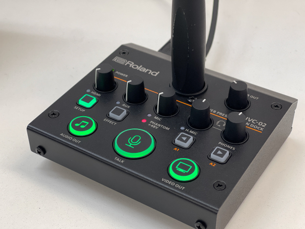 ローランド、Webプレゼンテーションドック「UVC-02」とグースネック