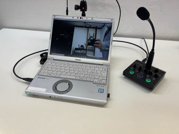 ローランド、Webプレゼンテーションドック「UVC-02」とグースネック