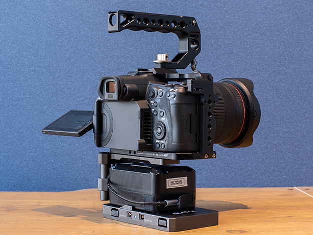 Canon EOS R5 カメラ 本体 &ストロボ＆マウントアダプター Canon EOS R5 カメラ 本体 &ストロボ＆マウントアダプター EOS R5