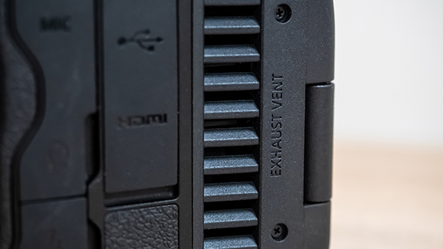 EOSR5CVOL01説明写真