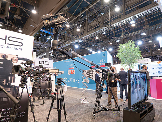 平和精機工業/Libec、新ビデオ三脚「HSシリーズ」を展示[NAB2022 Booth]