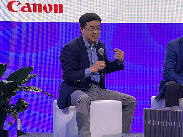キヤノン自由視点NAB中継解説写真