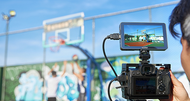 5.5インチ外部モニター「GM6S」発売説明写真