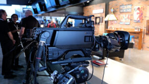 ソニー、「HDC-F5500V」を展示。光学式可変NDフィルター搭載で被写界深度のみを自由にコントロール[NAB2025 Booth]