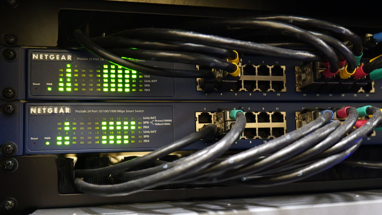 旧モデルのNETGEARスイッチ